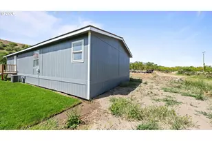 626 NW 4th Ave, Milton-Freewater, OR 97862 - Photo 5