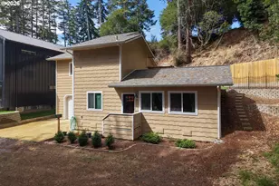 2143 Ash St, North Bend, OR 97459 - Photo 3