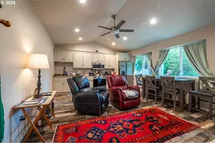 2143 Ash St, North Bend, OR 97459 - Photo 5