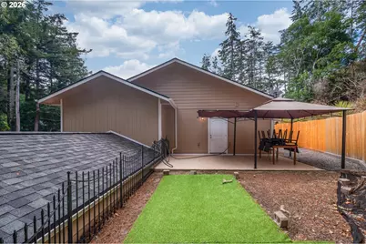 2143 Ash St, North Bend, OR 97459 - Photo 31