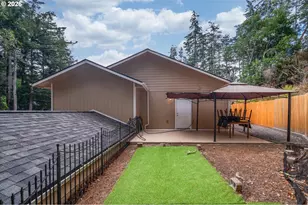2143 Ash St, North Bend, OR 97459 - Photo 31
