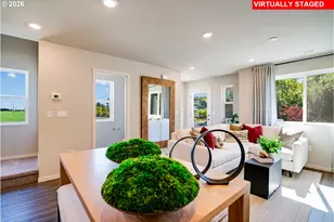 876 Sifuentez Ct, Woodburn, OR 97071 - Photo 13