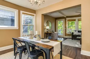 2137 NW Everett St, Portland, OR 97210 - Photo 9