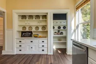 2137 NW Everett St, Portland, OR 97210 - Photo 3