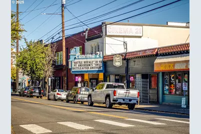 2137 NW Everett St #B, Portland, OR 97210 - Photo 25