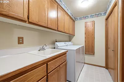 3105 Wolf Meadows Ln, Eugene, OR 97408 - Photo 39