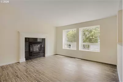 14539 SE Center St, Portland, OR 97236 - Photo 5