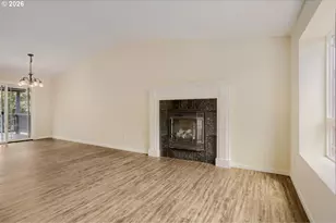 14539 SE Center St, Portland, OR 97236 - Photo 7