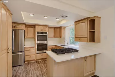 14539 SE Center St, Portland, OR 97236 - Photo 9