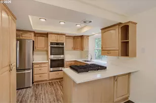 14539 SE Center St, Portland, OR 97236 - Photo 9