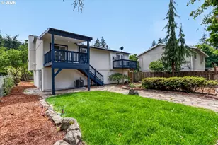 14539 SE Center St, Portland, OR 97236 - Photo 25