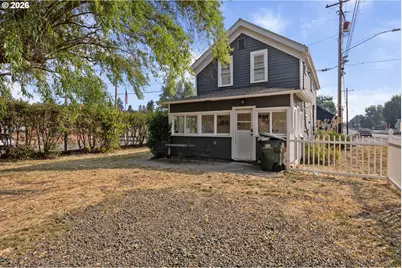 203 NE Second St, Oakland, OR 97462 - Photo 11