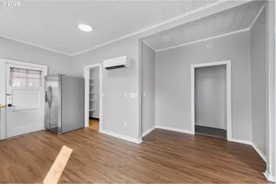203 NE Second St, Oakland, OR 97462 - Photo 5