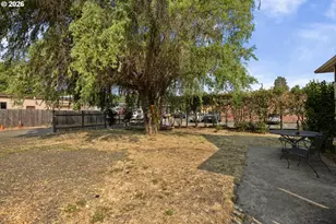 203 NE 2nd St, Oakland, OR 97462 - Photo 13