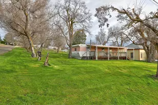 400 Lincoln St, Moro, OR 97039 - Photo 1