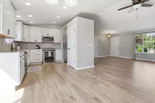 911 SW Warbler Ct, McMinnville, OR 97128 - Photo 9