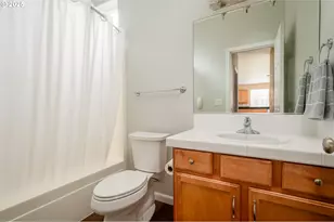 10636 SW 43rd Ave, Portland, OR 97219 - Photo 41