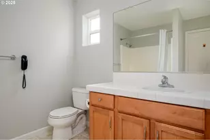 10636 SW 43rd Ave, Portland, OR 97219 - Photo 31