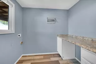 952 Summit Blvd, Springfield, OR 97477 - Photo 11