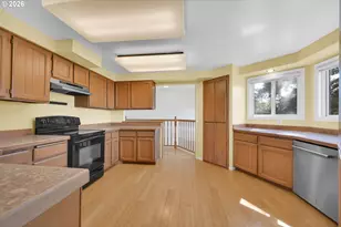 952 Summit Blvd, Springfield, OR 97477 - Photo 5