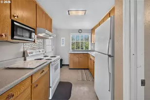 1829 E 10th St, The Dalles, OR 97058 - Photo 15