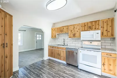 420 SE Linden Ave, Gresham, OR 97080 - Photo 9