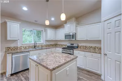 202 Edgewater Dr, Carson, WA 98610 - Photo 13