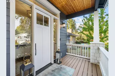 7925 SE Cesar E Chavez Blvd, Portland, OR 97202 - Photo 3