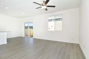 3907 SW Duniway Ln, Gresham, OR 97080 - Photo 3