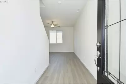 3907 SW Duniway Ln, Gresham, OR 97080 - Photo 9