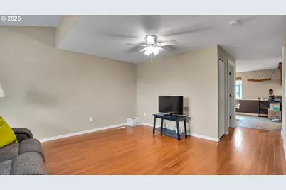 33410 SW Meadowbrook Dr, Scappoose, OR 97056 - Photo 5