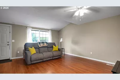 33410 SW Meadowbrook Dr, Scappoose, OR 97056 - Photo 3