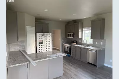325 N Sloan, Stanfield, OR 97875 - Photo 3
