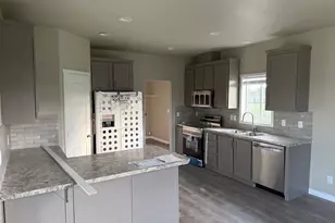 325 N Sloan, Stanfield, OR 97875 - Photo 3