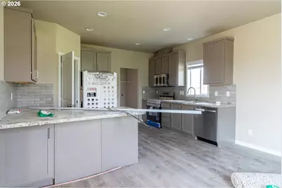 325 N Sloan, Stanfield, OR 97875 - Photo 5