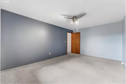 4154 5th St, Hubbard, OR 97032 - Photo 27
