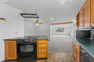 4154 5th St, Hubbard, OR 97032 - Photo 9