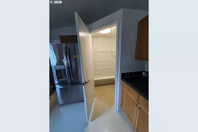 229 N Main St, Coos Bay, OR 97420 - Photo 11