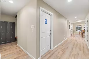 4000 Carman Dr, Lake Oswego, OR 97035 - Photo 35