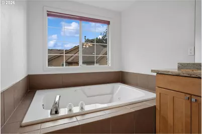 5904 Bay Point Dr, Lake Oswego, OR 97035 - Photo 27