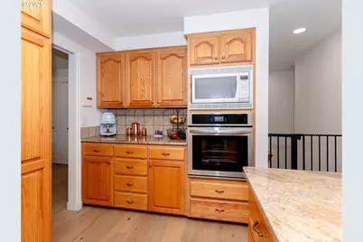 2496 Panorama Dr, Eugene, OR 97405 - Photo 15