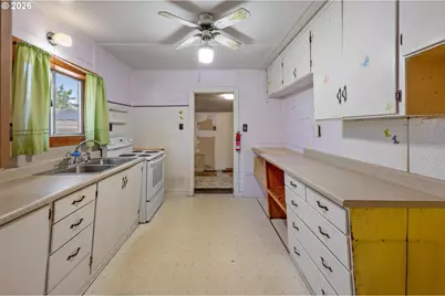 6824 SE 66th Ave, Portland, OR 97206 - Photo 9