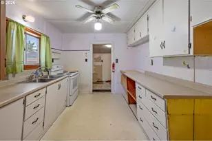 6824 SE 66th Ave, Portland, OR 97206 - Photo 9