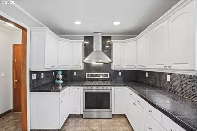 7252 SW Nevada Ter, Portland, OR 97219 - Photo 11