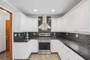 7252 SW Nevada Terrace, Portland, OR 97219 - Photo 11