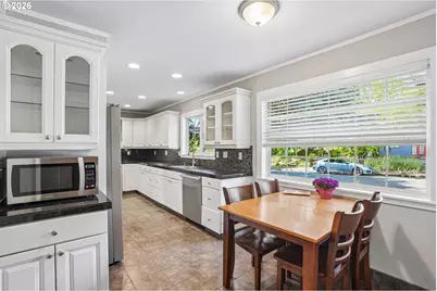 7252 SW Nevada Ter, Portland, OR 97219 - Photo 9