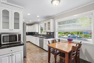7252 SW Nevada Terrace, Portland, OR 97219 - Photo 9