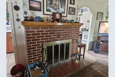 1421 NW 17th St, Lincoln City, OR 97367 - Photo 3