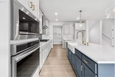 12452 SW Strobel Rd, Beaverton, OR 97007 - Photo 7