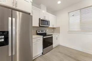 3037 SW Sherman Pl, Beaverton, OR 97003 - Photo 11